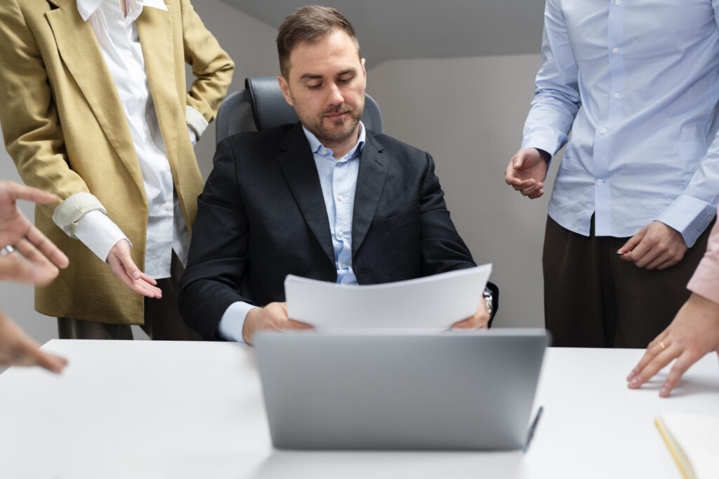 workplace-violence-taking-place-colleagues